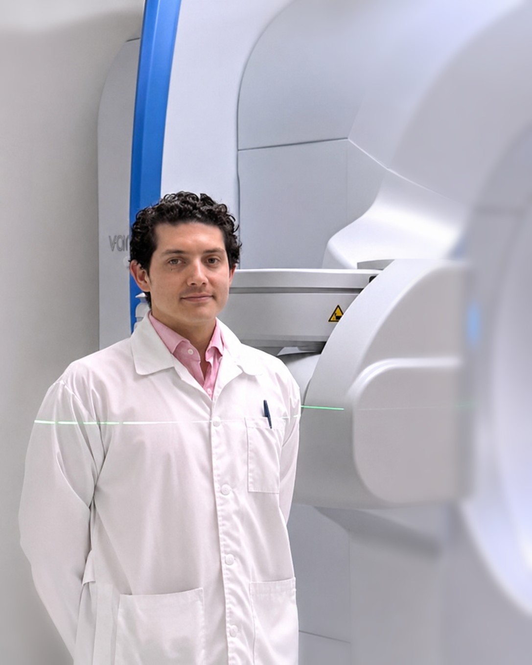 Dr. Víctor González, especialista en radioterapia, en San Luis Potosí
